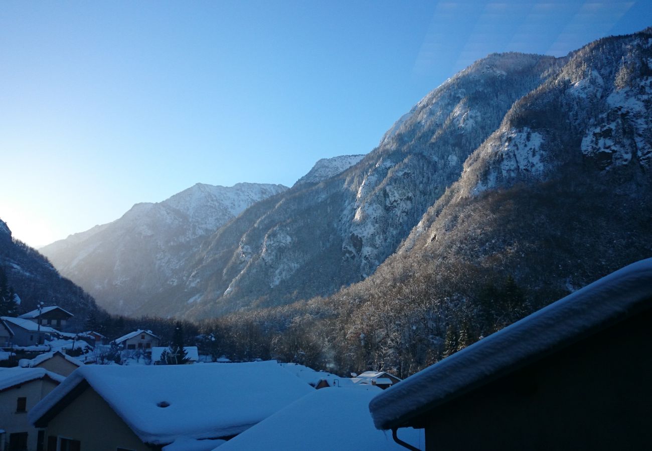 Chalet à Orlu - Chalet Orlu : côté stade 